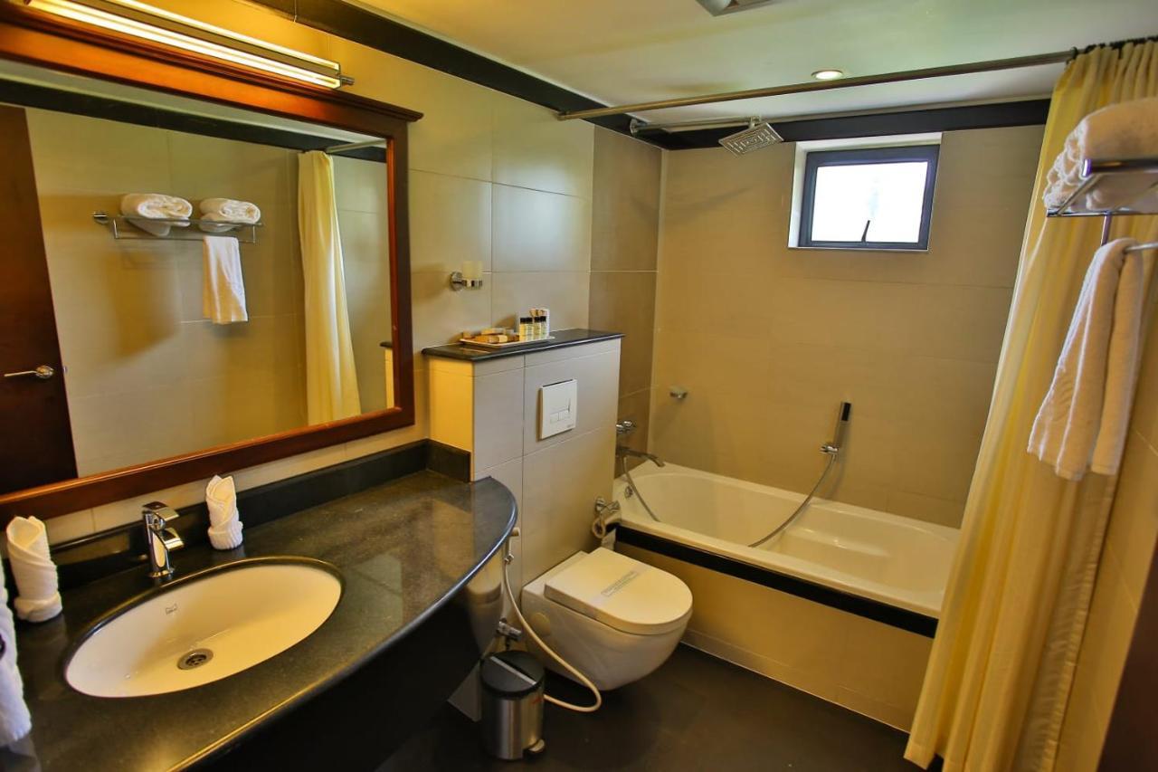 Harbour Hotels Pallipuram Exterior foto